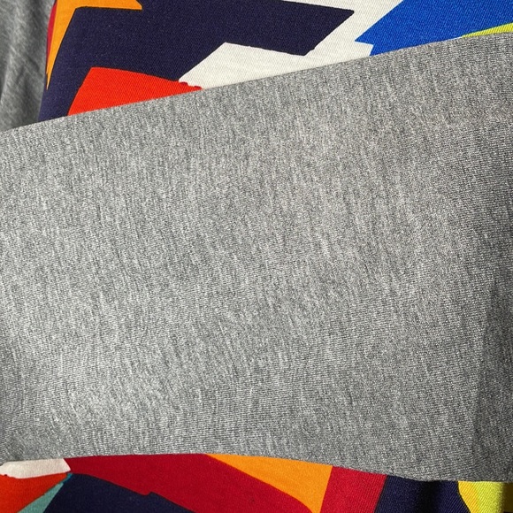 Clearance LuLaRoe Randy t-shirt Med - Picture 3 of 5